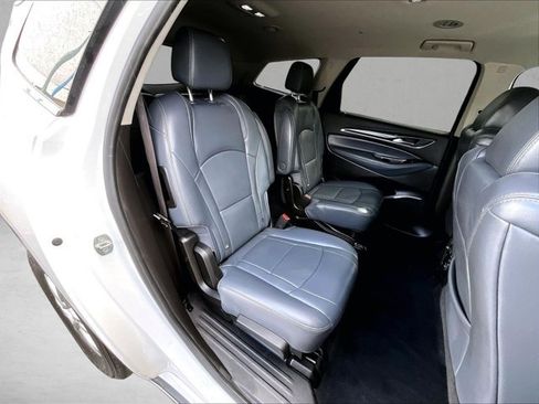 Used 2021 Buick Enclave Essence image 27