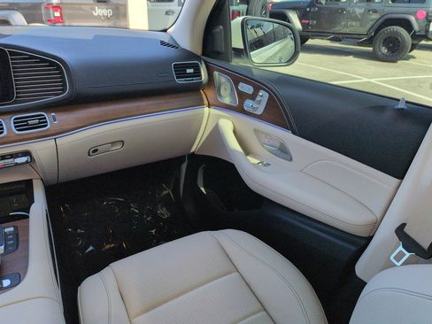 Used 2026 Mercedes-Benz GLS 450 4MATIC image 17