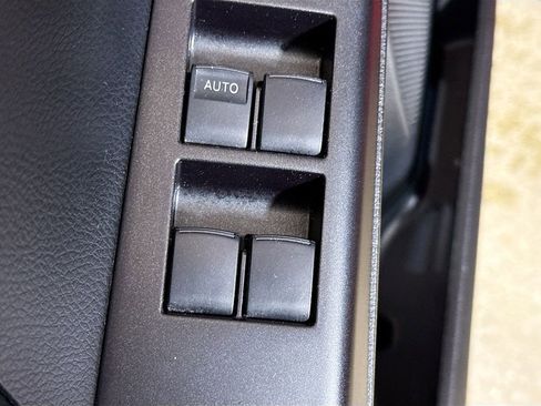 Used 2016 Toyota RAV4 LE image 17