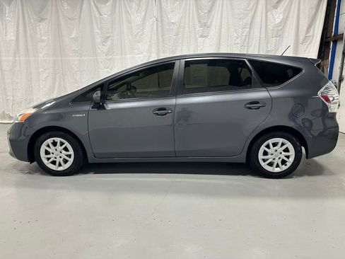 Used 2012 Toyota Prius V Three FWD image 4