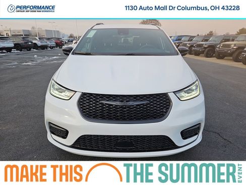 New 2026 Chrysler Pacifica Select w/ S Appearance Package FWD image 2