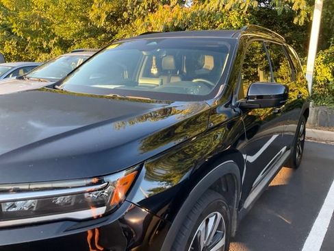 Used 2025 Honda Pilot Touring image 10