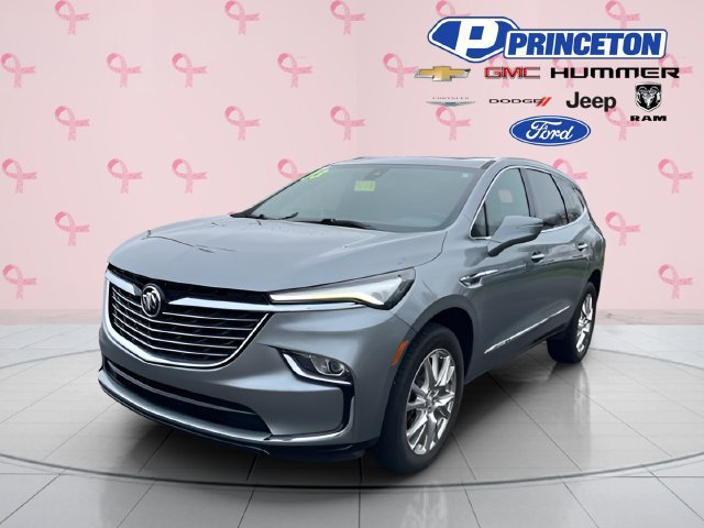 Used 2023 Buick Enclave Essence w/ Experience Buick Package FWD image 3