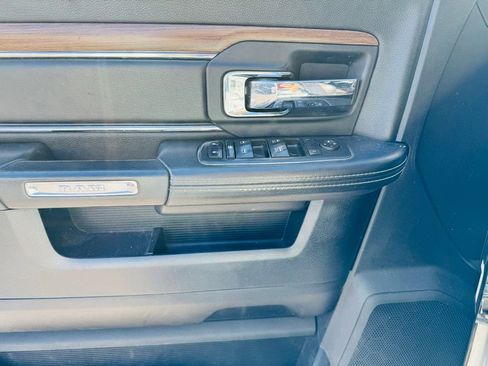 Used 2014 RAM 2500 Laramie image 9