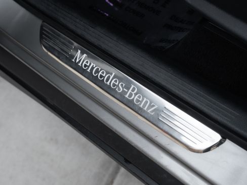 Used 2020 Mercedes-Benz GLC 300 4MATIC image 20