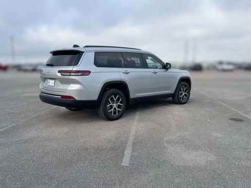 New 2025 Jeep Grand Cherokee L Limited image 12