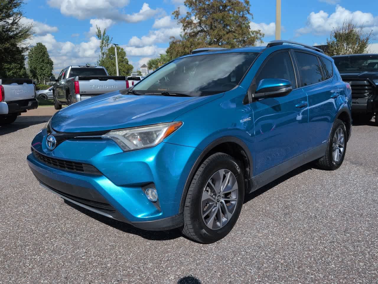 Used 2016 Toyota RAV4 XLE AWD/4WD image 2