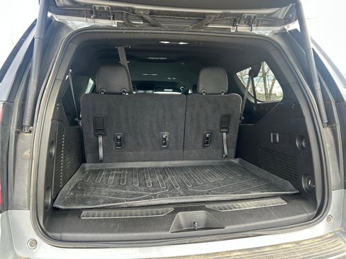 Used 2023 Chevrolet Suburban RST image 4