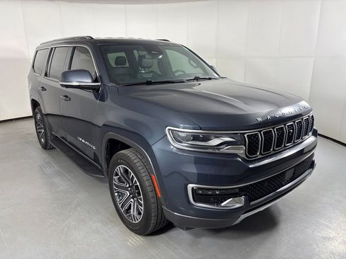 Used 2022 Jeep Wagoneer Series III w/ Convenience Group I RWD image 2