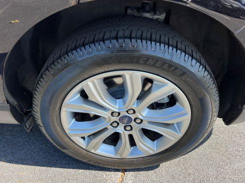 Used 2022 Ford Edge Titanium AWD/4WD image 21