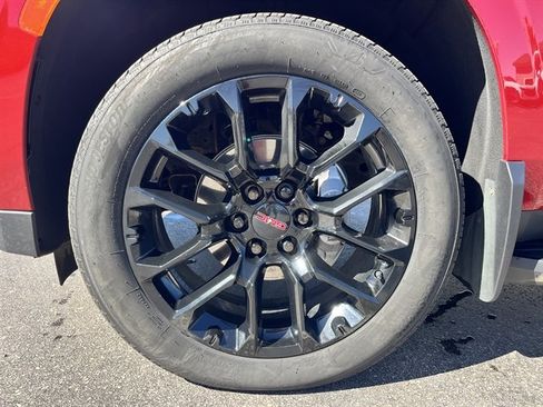 Used 2024 GMC Yukon XL Denali AWD/4WD image 9