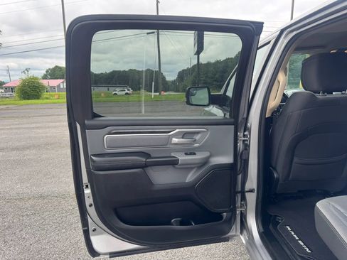 Used 2019 RAM 1500 Big Horn AWD/4WD image 32