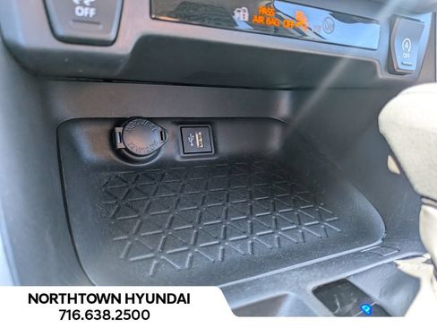 Used 2023 Toyota RAV4 LE AWD/4WD image 12