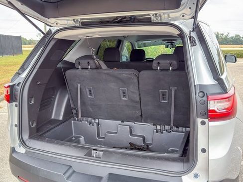 Used 2019 Chevrolet Traverse LS image 21