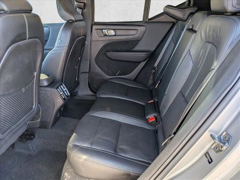 Used 2019 Volvo XC40 T5 Momentum image 22