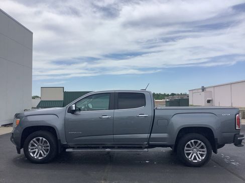 Used 2018 GMC Canyon SLT w/ Driver Alert Package AWD/4WD image 10