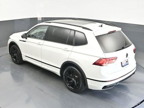 Used 2023 Volkswagen Tiguan SE R-Line FWD image 30