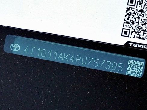 Used 2023 Toyota Camry SE image 31