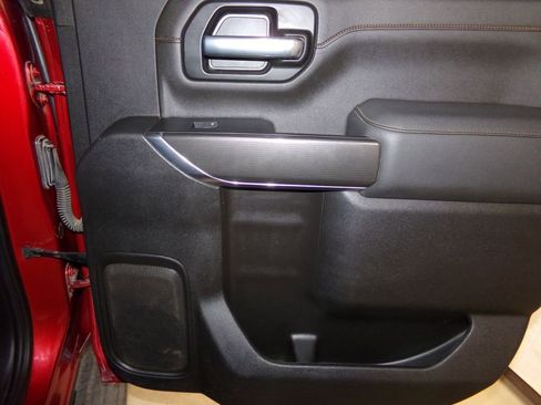 Used 2022 GMC Sierra 2500 AT4 w/ AT4 Preferred Package image 9