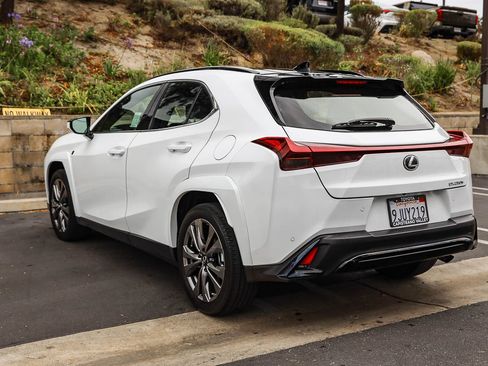 Used 2024 Lexus UX 250h F Sport FWD image 6