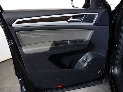 Used 2022 Volkswagen Atlas SE w/ Panoramic Sunroof Package AWD/4WD image 25