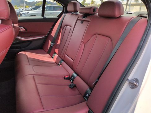 Used 2023 BMW 330i Sedan w/ M Sport Package RWD image 31