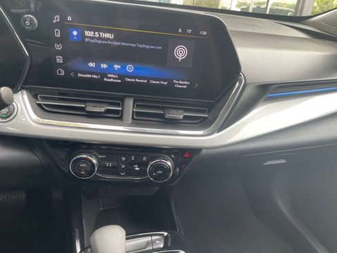 Used 2025 Chevrolet Trax LT image 18