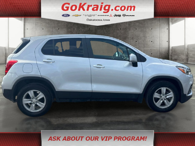Used 2020 Chevrolet Trax LS w/ Tint and Cruise Package FWD image 4