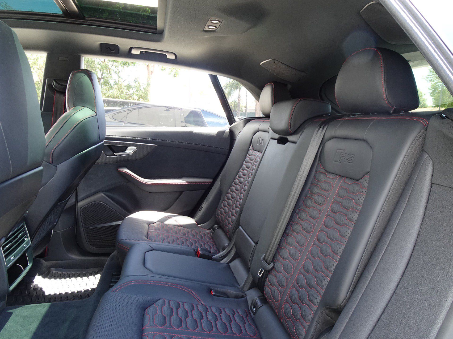 Used 2024 Audi RS Q8 AWD/4WD image 16