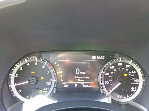 Used 2024 Toyota Highlander LE image 20