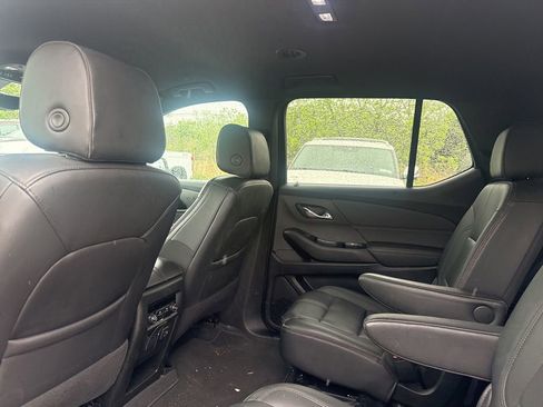 Used 2023 Chevrolet Traverse RS AWD/4WD image 14
