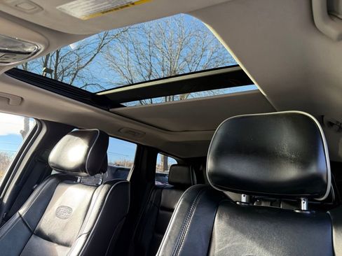 Used 2011 Jeep Grand Cherokee Overland image 24