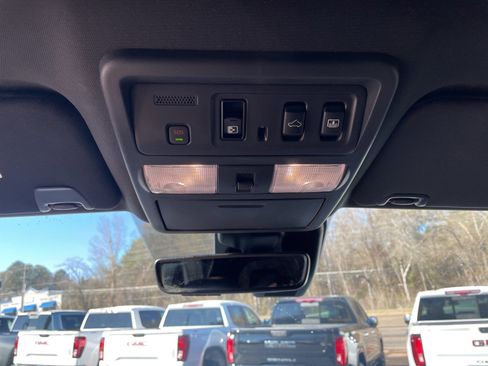 Used 2024 Nissan Titan PRO-4X w/ Pro-4x Convenience Package image 20