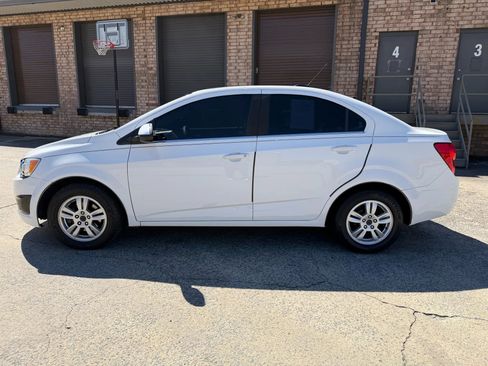Used 2015 Chevrolet Sonic LT image 3