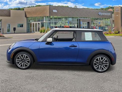 Used 2025 MINI Cooper 2-Door Hardtop image 6