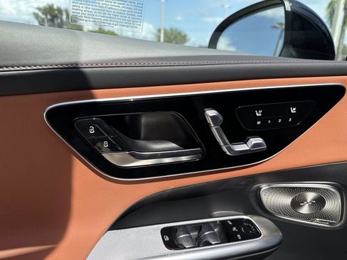 Used 2026 Mercedes-Benz GLC 350e 4MATIC image 17