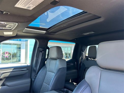 Used 2022 Chevrolet Silverado 1500 ZR2 w/ Technology Package image 20