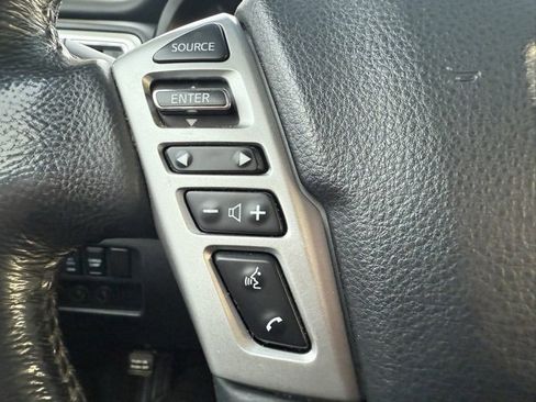 Used 2019 Nissan Titan SV w/ SV Convenience Package image 17