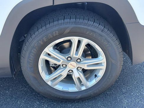 Used 2023 GMC Terrain SLE w/ Driver Convenience Package AWD/4WD image 10
