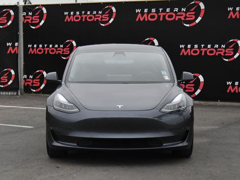 Used 2021 Tesla Model 3 Standard Range Plus image 2