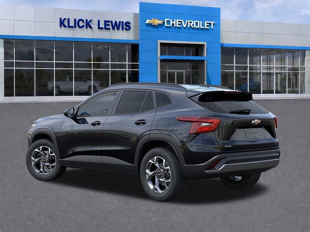 New 2026 Chevrolet Trax LT w/ LT Convenience Package FWD image 3