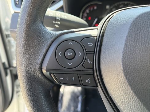 Used 2025 Toyota RAV4 XLE image 24