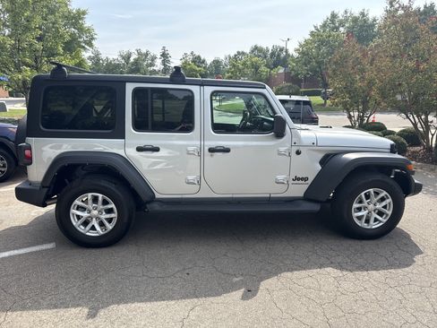 Used 2023 Jeep Wrangler Unlimited Sport AWD/4WD image 11