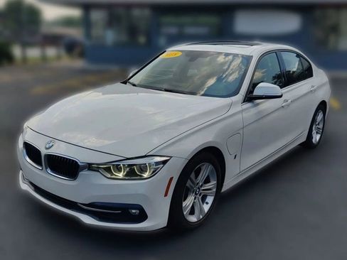 Used 2018 BMW 330e image 6