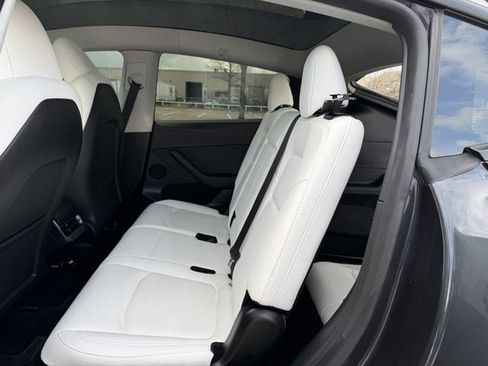 Used 2024 Tesla Model Y Long Range image 23