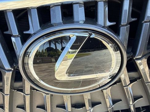 Used 2023 Lexus ES 350 w/ Accessory Package (Z2) image 8