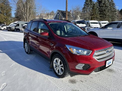 Used 2018 Ford Escape SE image 3