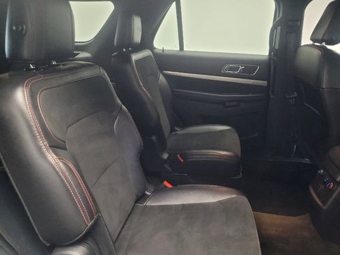 Used 2018 Ford Explorer XLT w/ Equipment Group 202A image 19