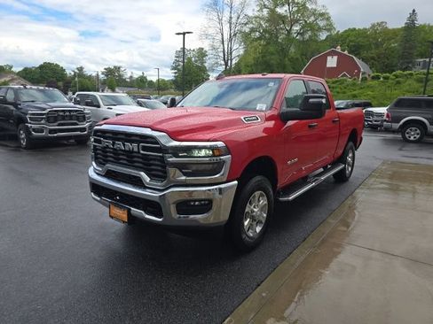 Certified 2026 RAM 2500 Big Horn AWD/4WD image 3