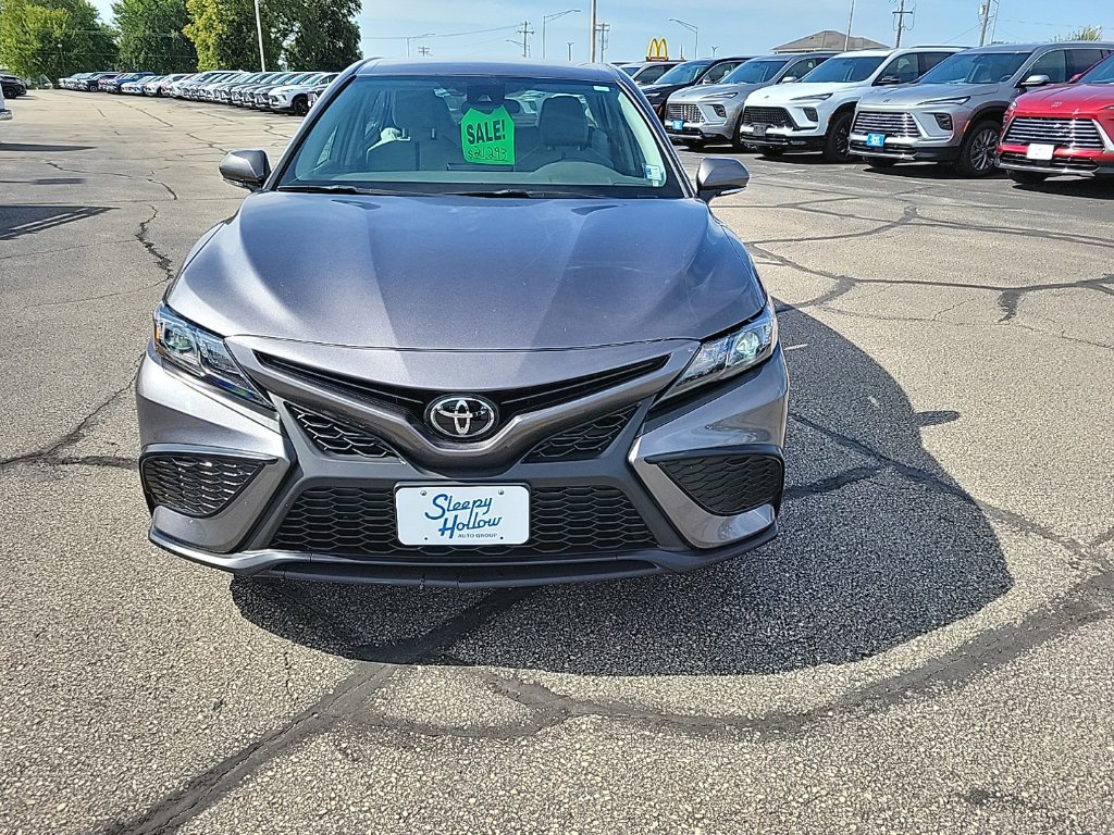 Used 2023 Toyota Camry SE FWD image 2